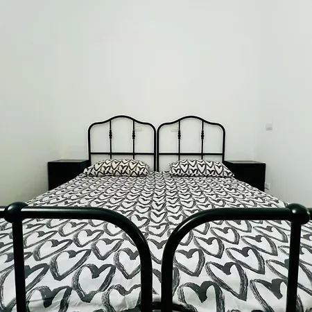 3 In Navigli Center Close To The Metro With Parking Милан