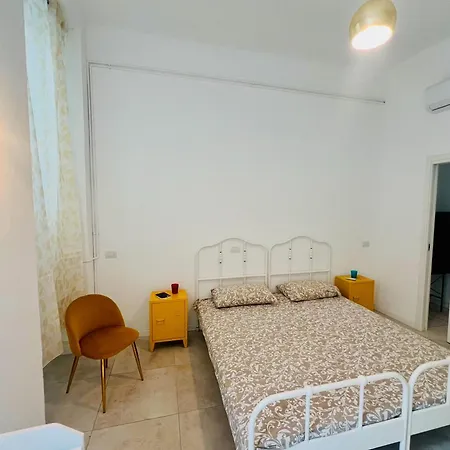 3 In Navigli Center Close To The Metro With Parking * Милан