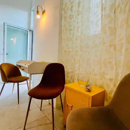 3 In Navigli Center Close To The Metro With Parking * Милан