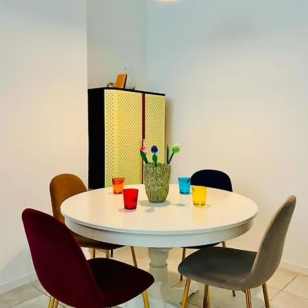 3 In Navigli Center Close To The Metro With Parking Милан